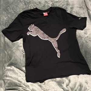 Vintage Puma Black Tee with Iconic Logo